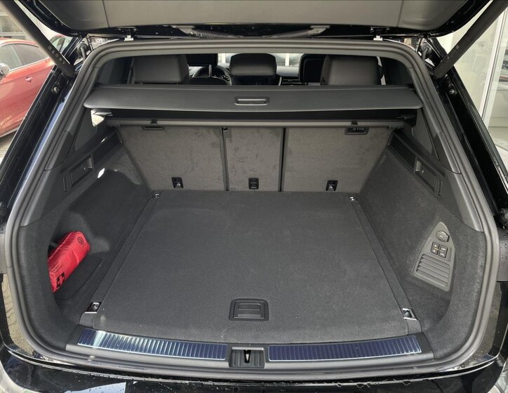 Volkswagen Touareg SUV / Terénní 3,0 l 250 kw