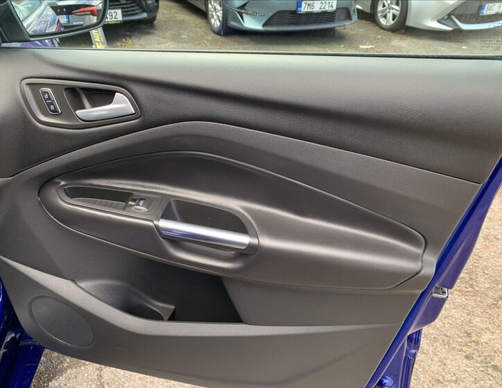 Ford Kuga SUV 1,6 l 134 kw