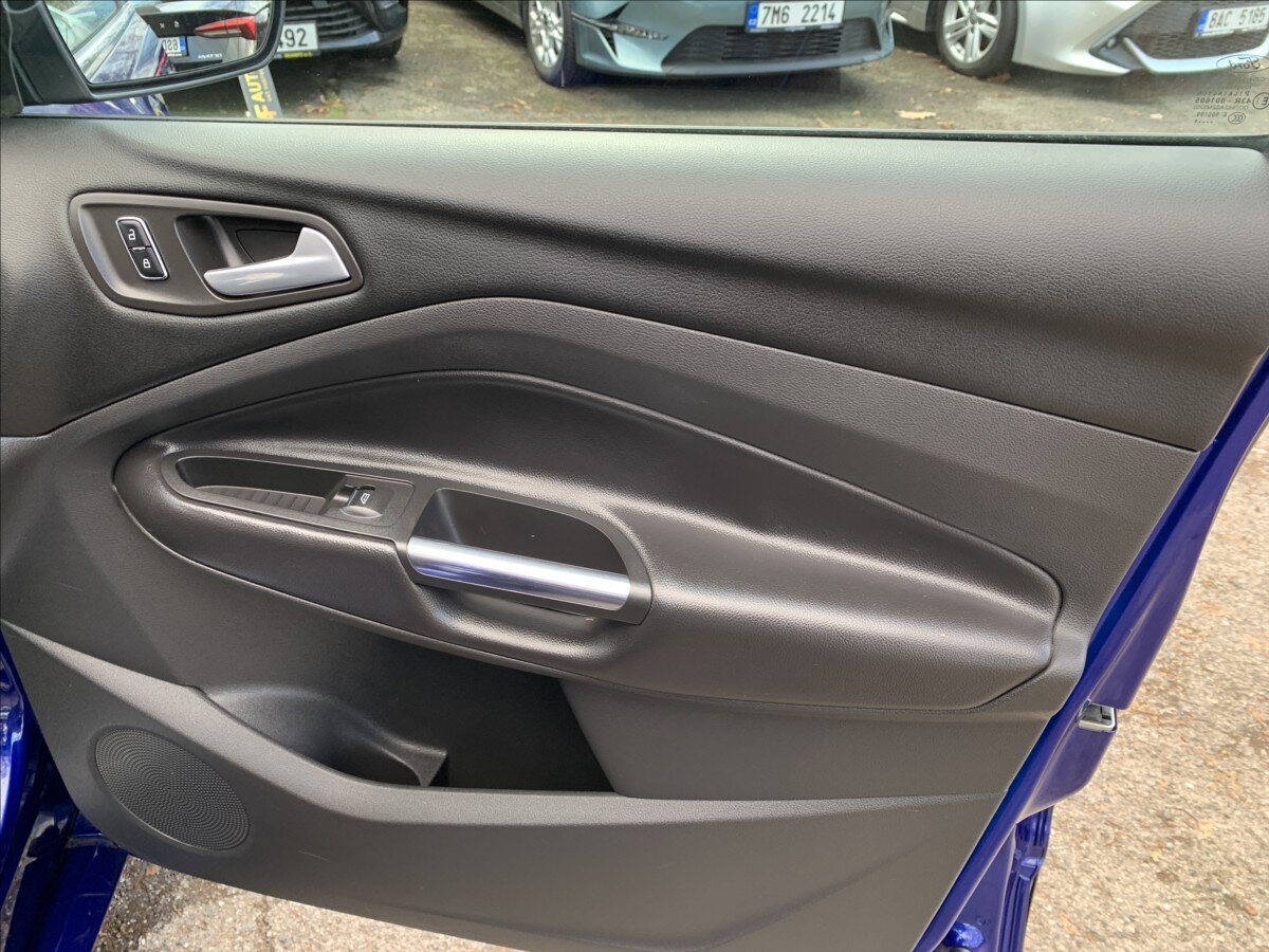 Ford Kuga SUV 1,6 l 134 kw