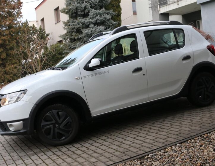 Dacia Sandero Hatchback 898,0 66 kw