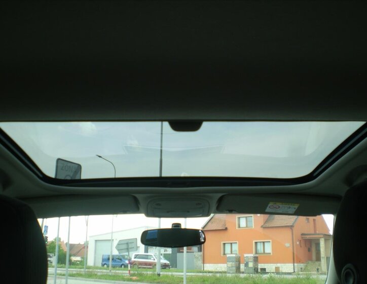 Opel Adam Hatchback 1,4 l 64 kw