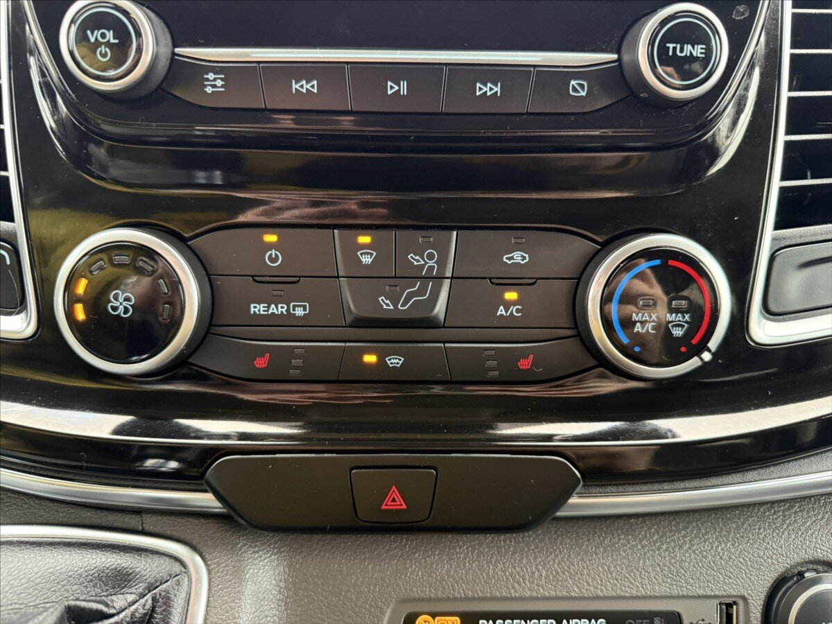 Ford Tourneo Custom MPV 2,0 l 125 kw