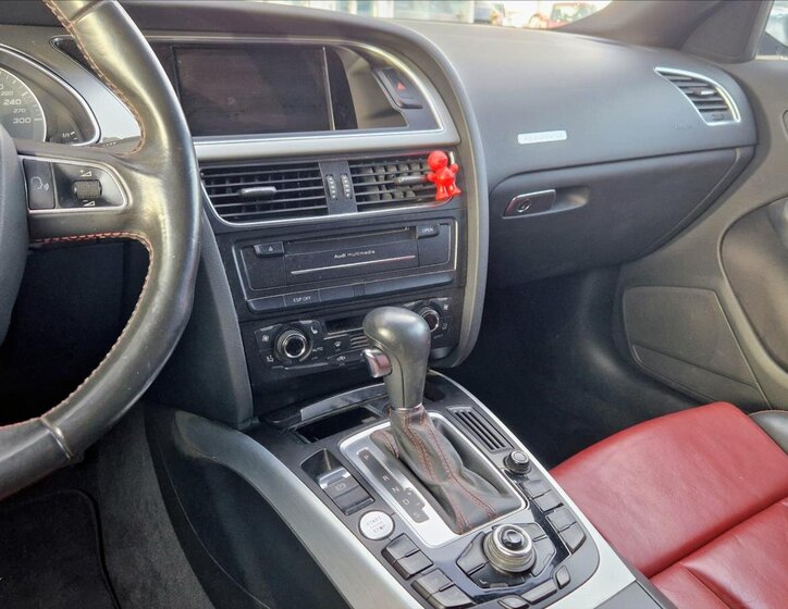 Audi S5 Sedan 3,0 l 245 kw