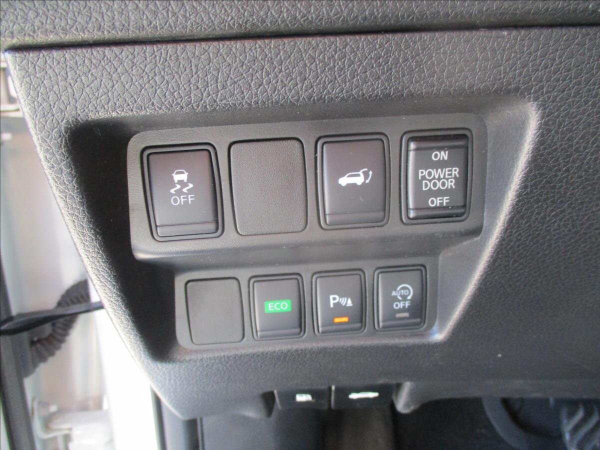 Nissan X-Trail SUV 1,6 l 96 kw