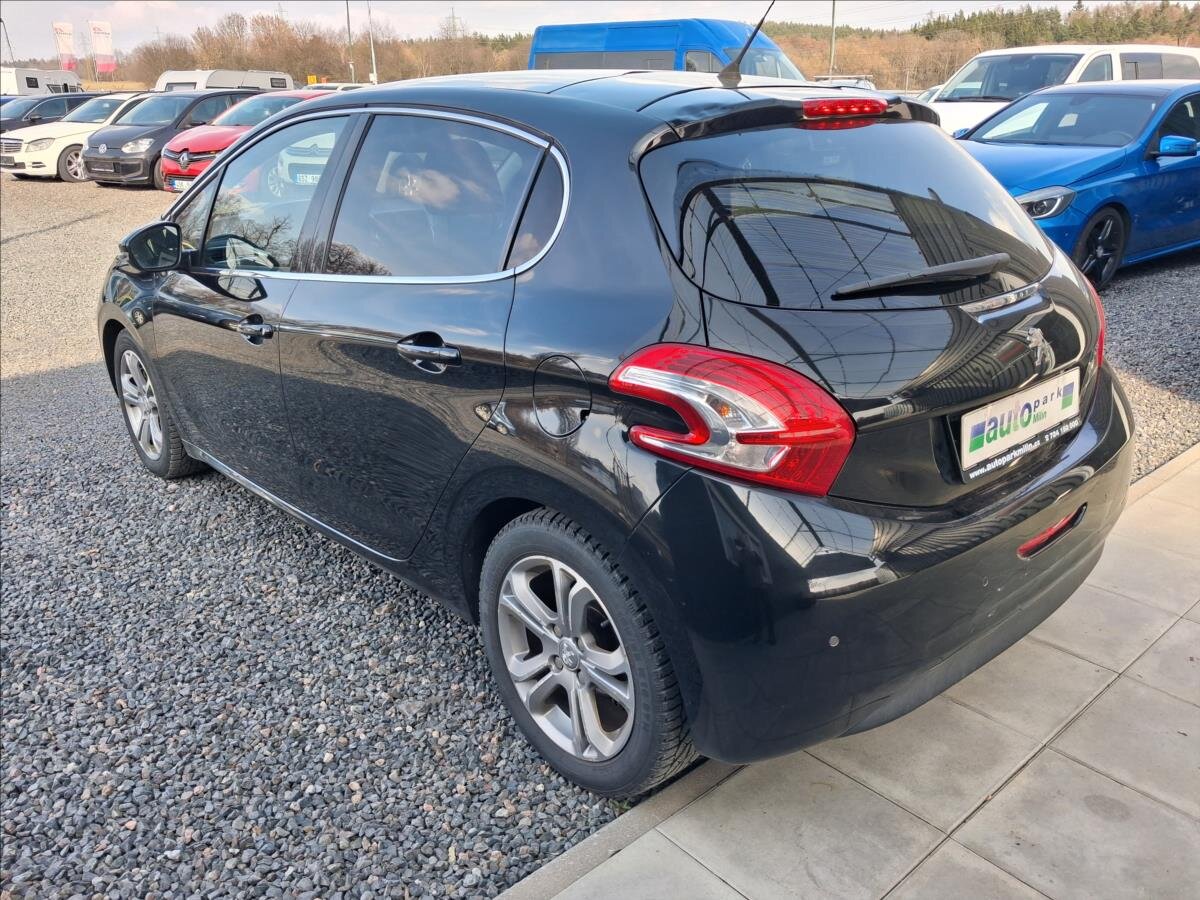 Peugeot 208 Hatchback 1,6 l 84 kw