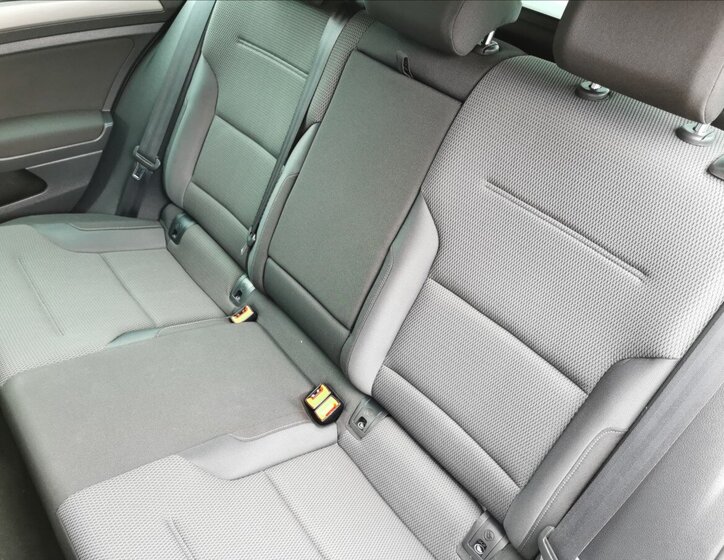 Volkswagen Golf Kombi 1,6 l 77 kw