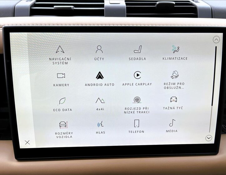 Land Rover Defender SUV / Terénní 5,0 l 313 kw