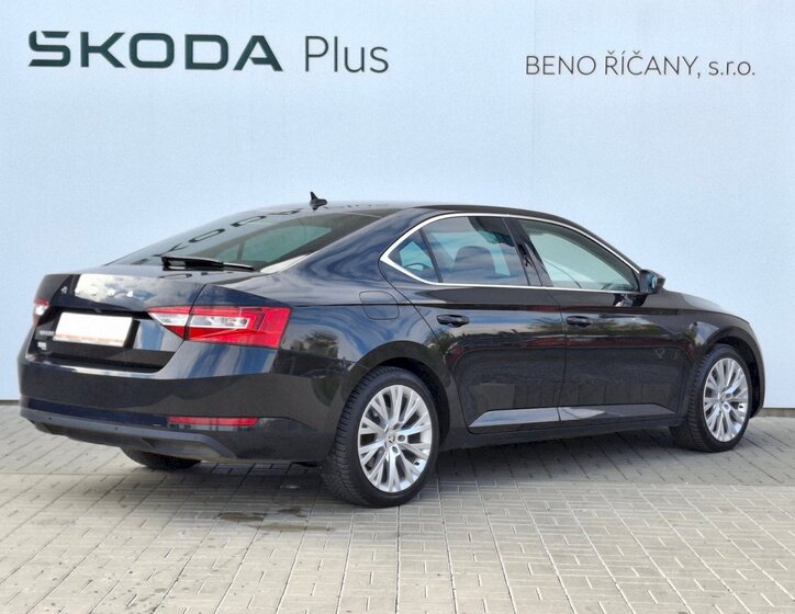 Škoda Superb Sedan / Limuzína 2,0 l 110 kw