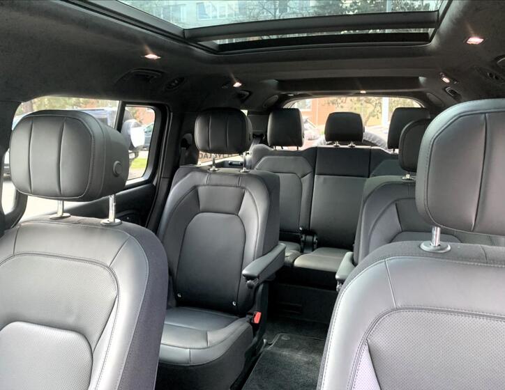 Land Rover Defender 23