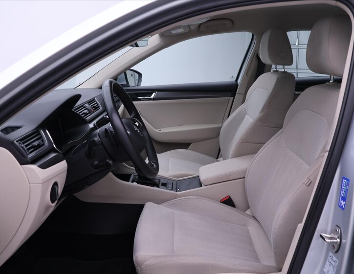 Škoda Superb Liftback 2,0 l 110 kw