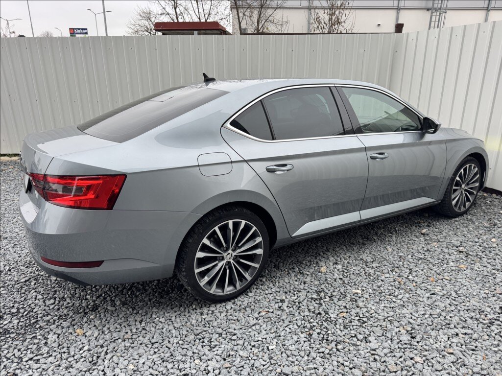 Škoda Superb Sedan / Limuzína 2,0 l 110 kw