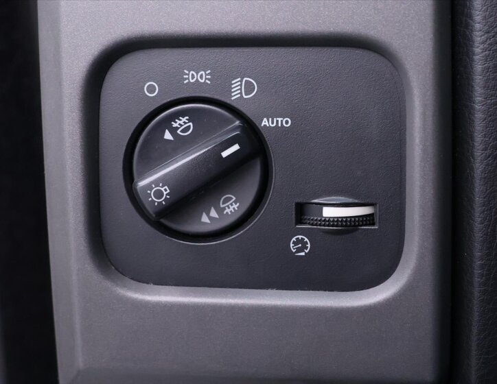 Land Rover Discovery SUV / Terénní 2,7 l 140 kw