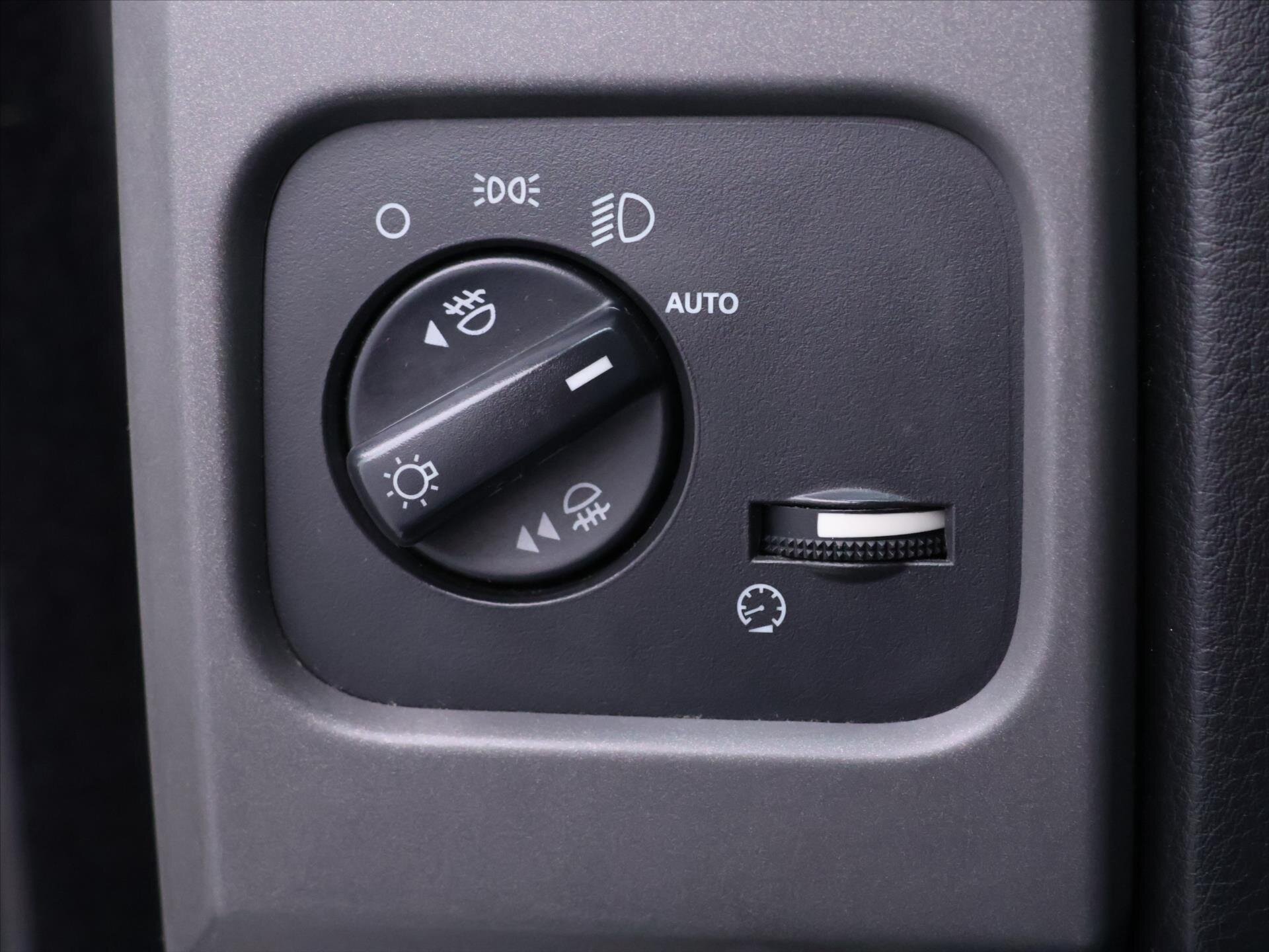 Land Rover Discovery SUV / Terénní 2,7 l 140 kw