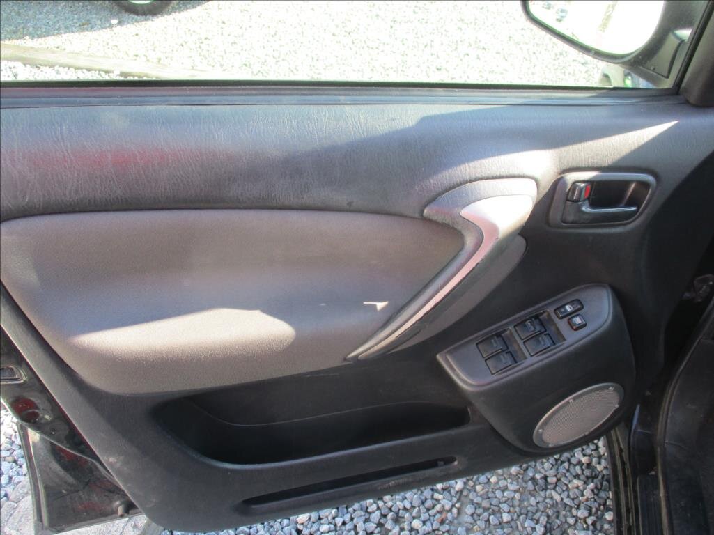 Toyota RAV4 SUV 2,0 l 85 kw