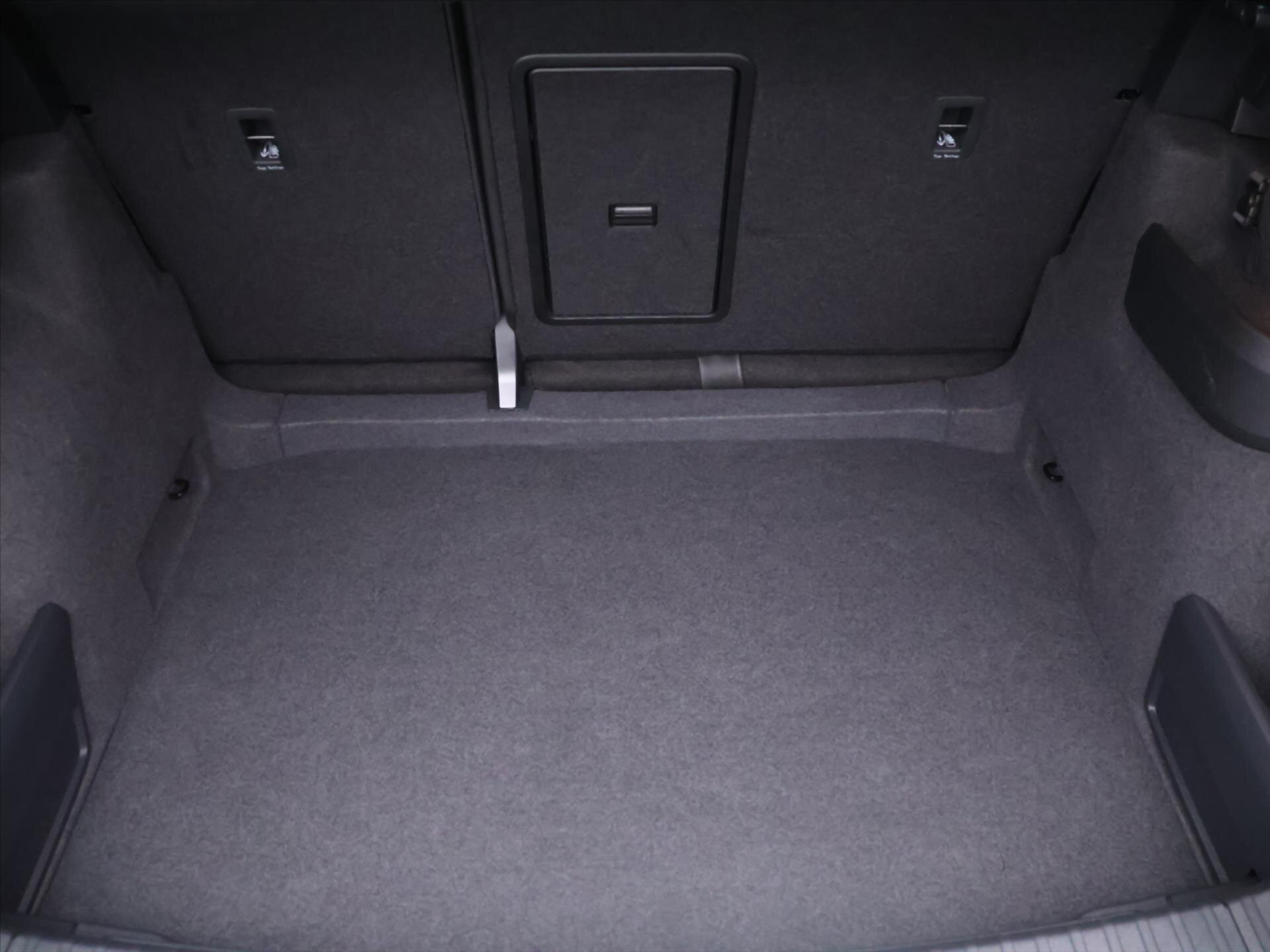 Škoda Karoq SUV / Terénní 2,0 l 85 kw