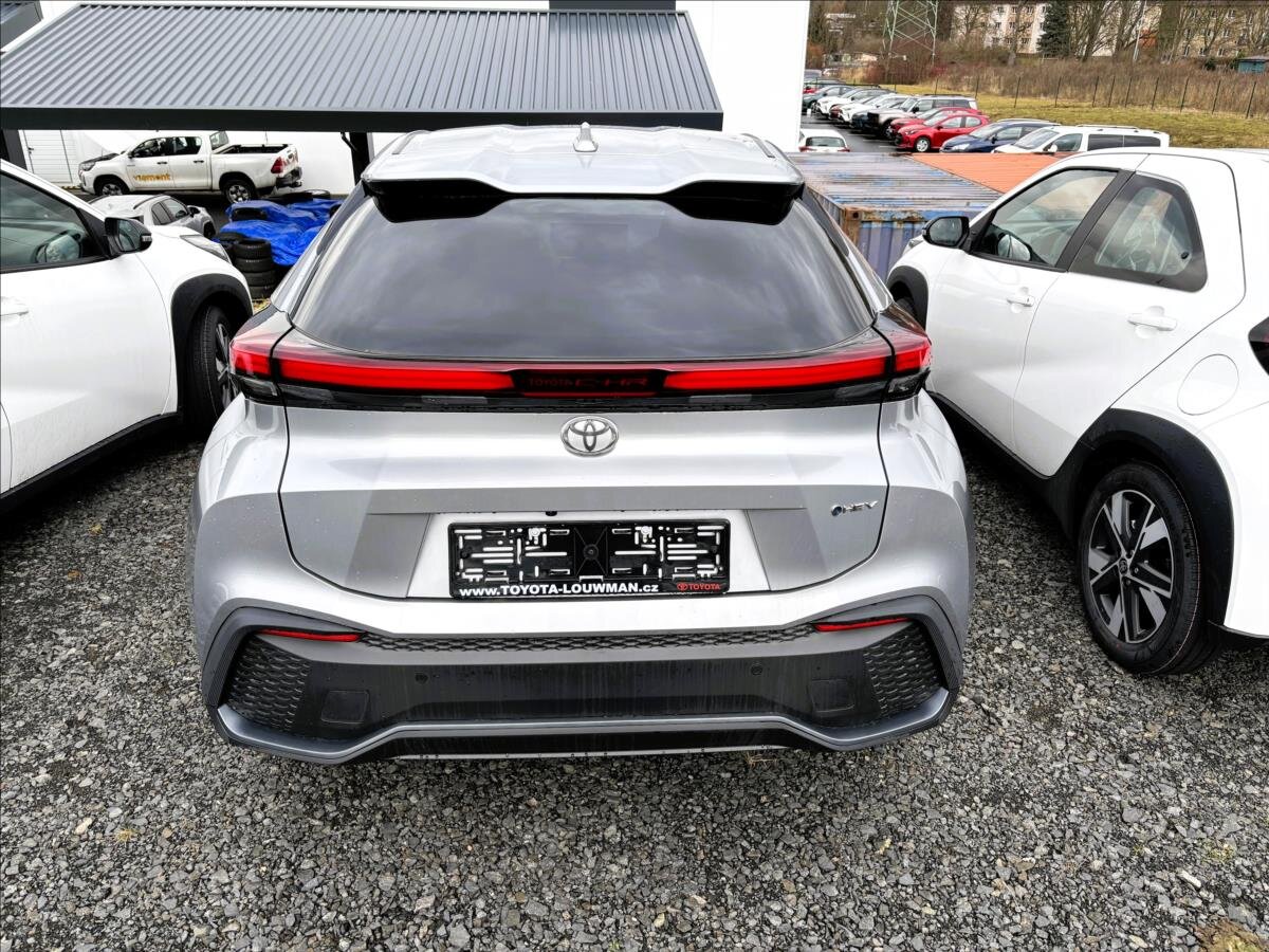 Toyota C-HR SUV 1,8 l 103 kw