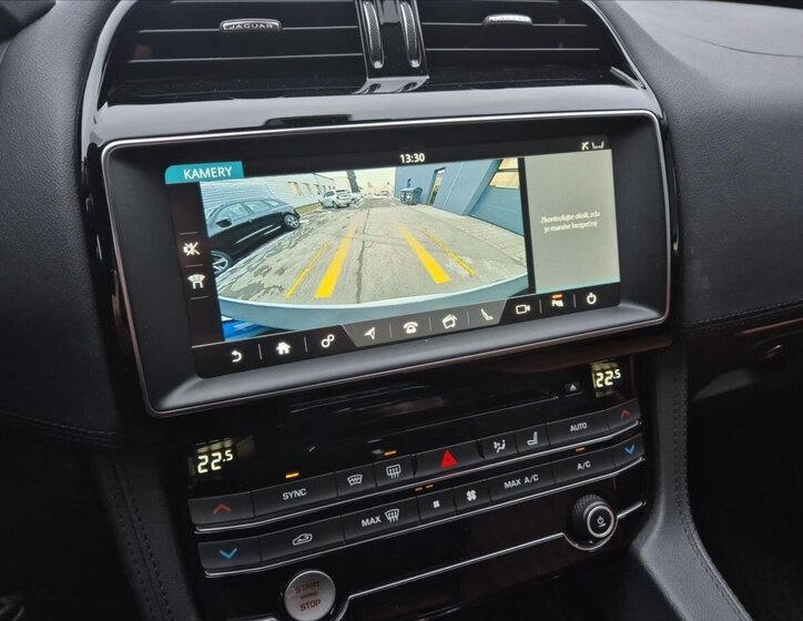 Jaguar F-Pace SUV 3,0 l 221 kw