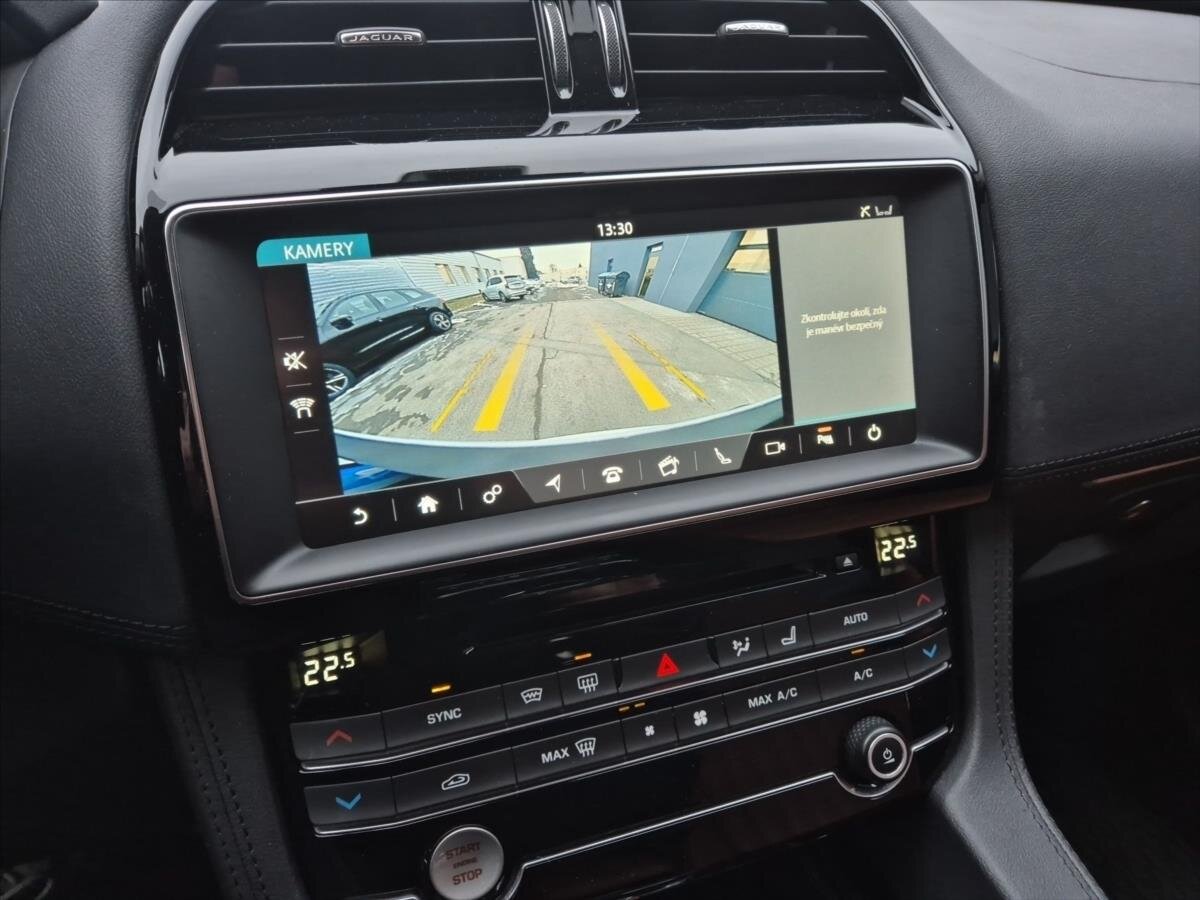 Jaguar F-Pace SUV 3,0 l 221 kw