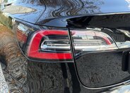 Tesla Model 3 Sedan / Limuzína 0,0 239 kw