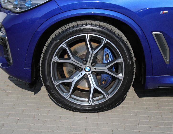 BMW X5 SUV / Terénní 4,4 l 390 kw