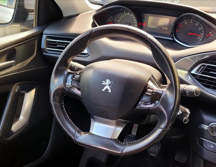 Peugeot 308 Kombi 1,2 l 96 kw