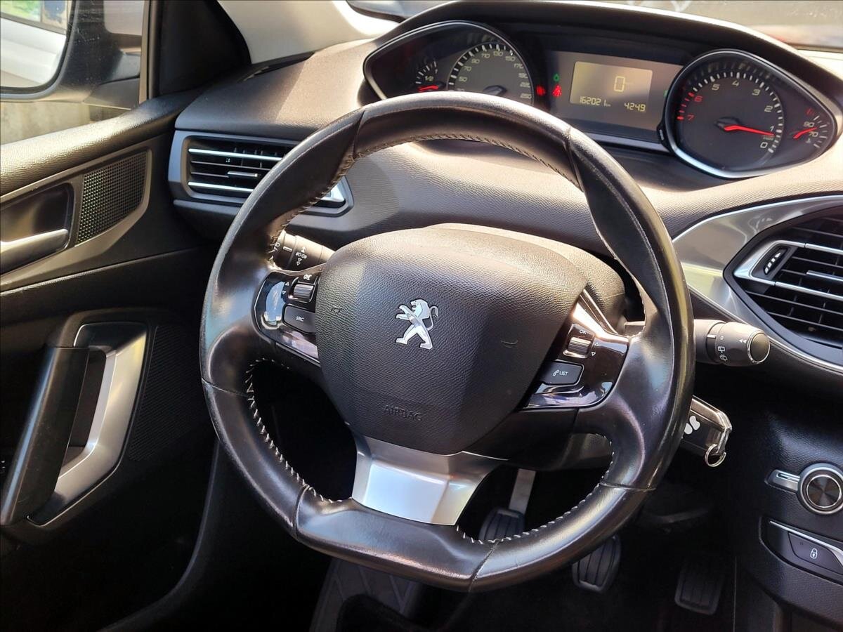 Peugeot 308 Kombi 1,2 l 96 kw