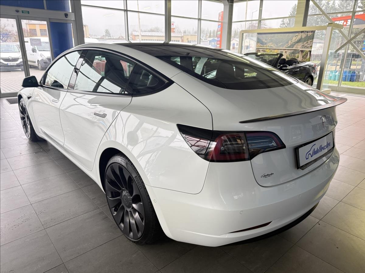 Tesla Model 3 Sedan / Limuzína 0,0 377 kw