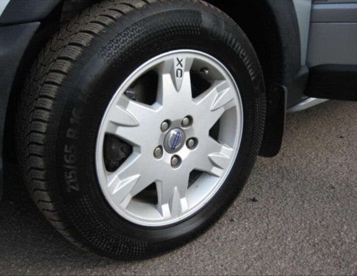 Volvo XC70 Kombi 2,4 l 136 kw