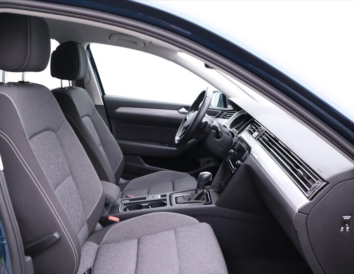 Volkswagen Passat Kombi 1,5 l 110 kw