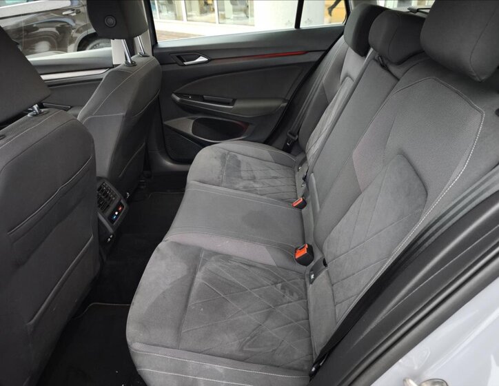 Volkswagen Golf Kombi 1,5 l 96 kw