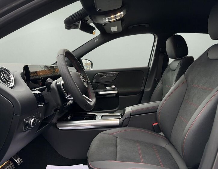 Mercedes-Benz GLA 13