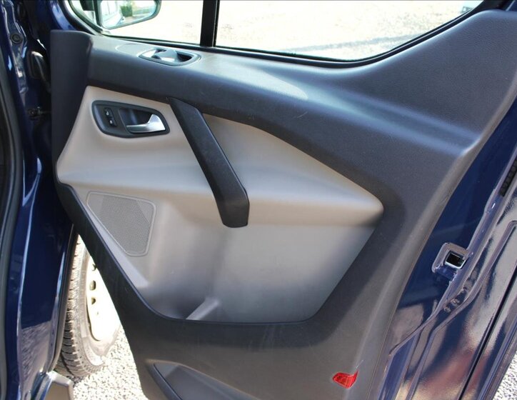 Ford Tourneo Custom 19