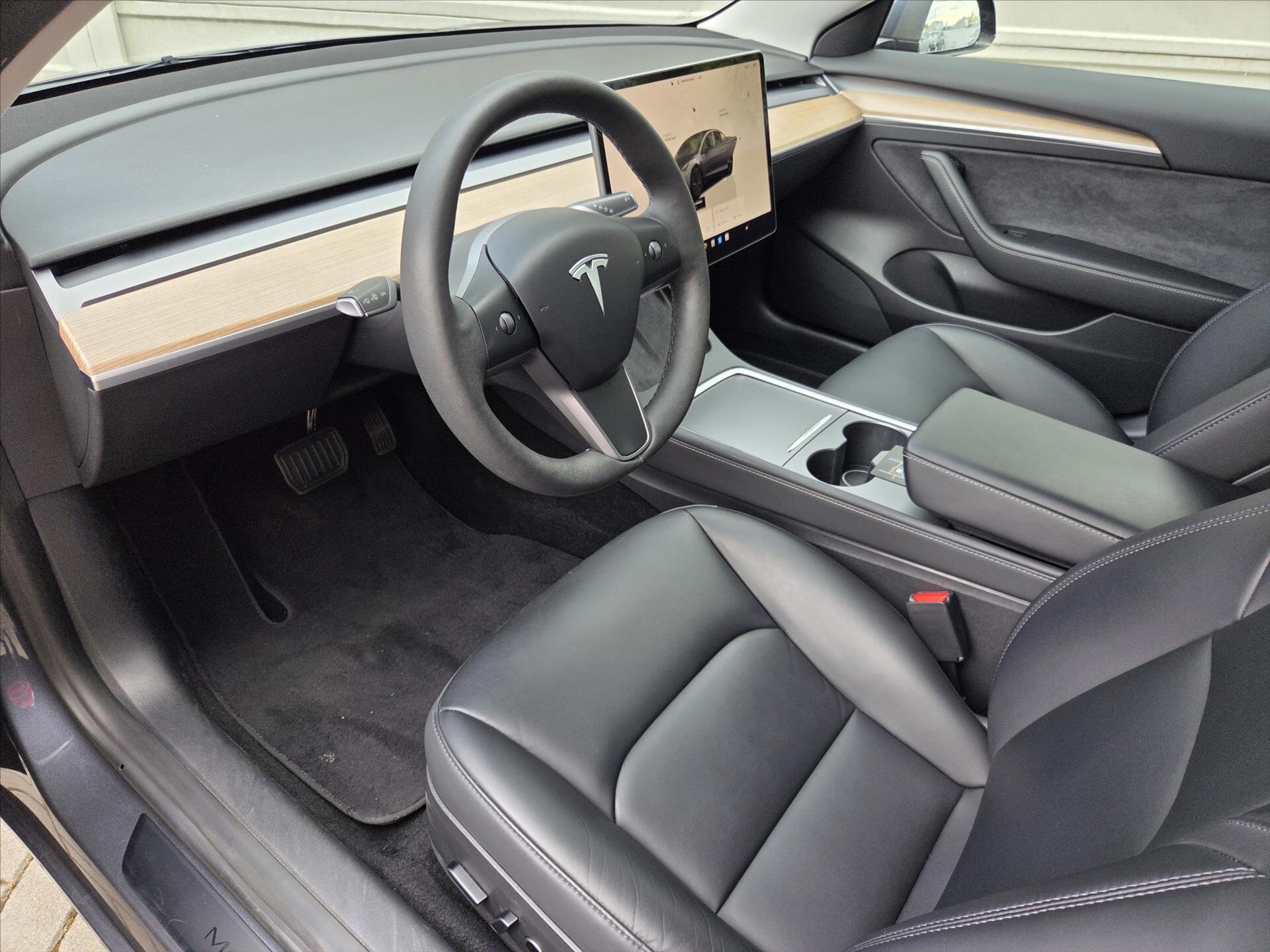 Tesla Model 3 Sedan / Limuzína 0,0 208 kw