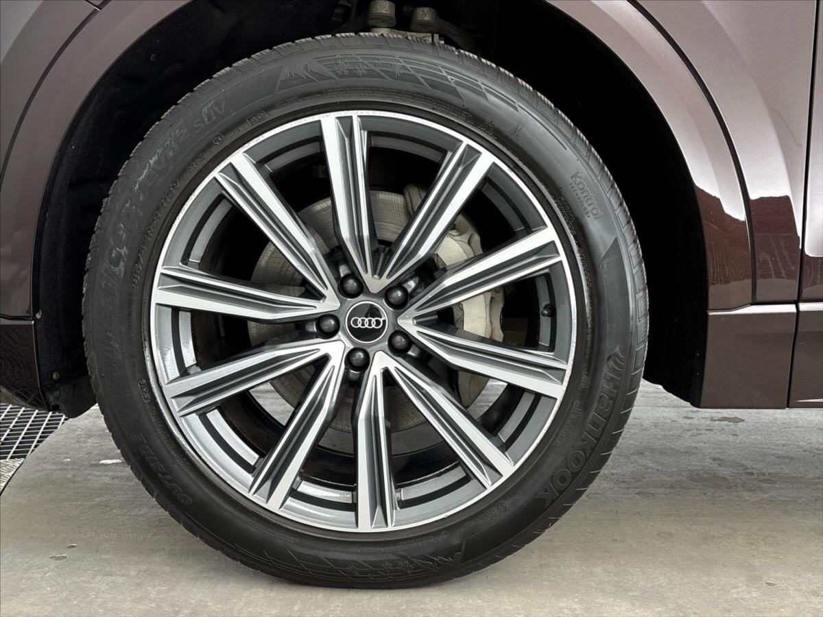 Audi Q8 SUV / Terénní 3,0 l 250 kw