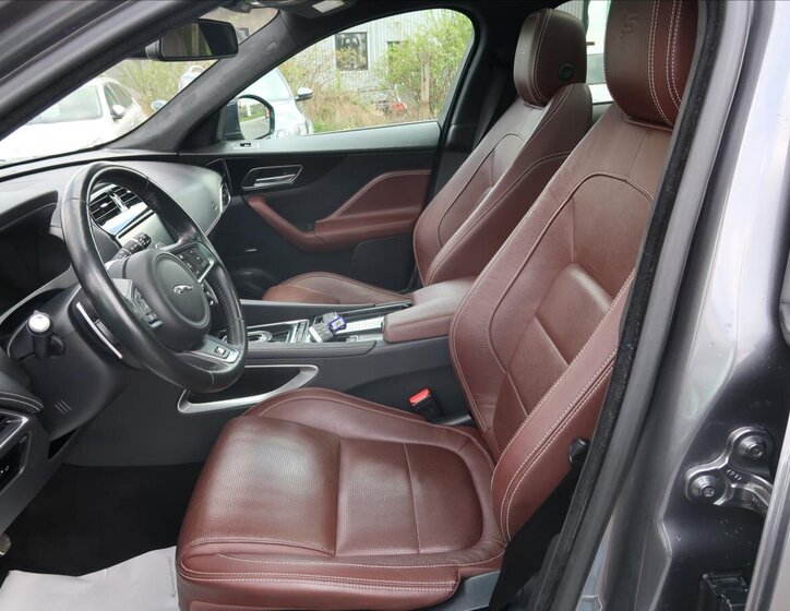 Jaguar F-Pace SUV / Terénní 3,0 l 280 kw