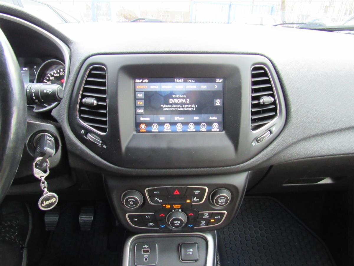 Jeep Compass SUV 1,4 l 103 kw