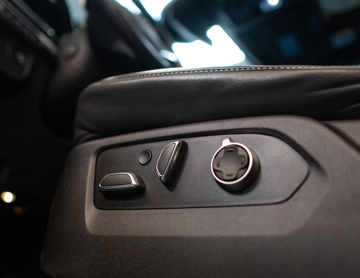 Cadillac Escalade SUV / Terénní 6,2 l 313 kw