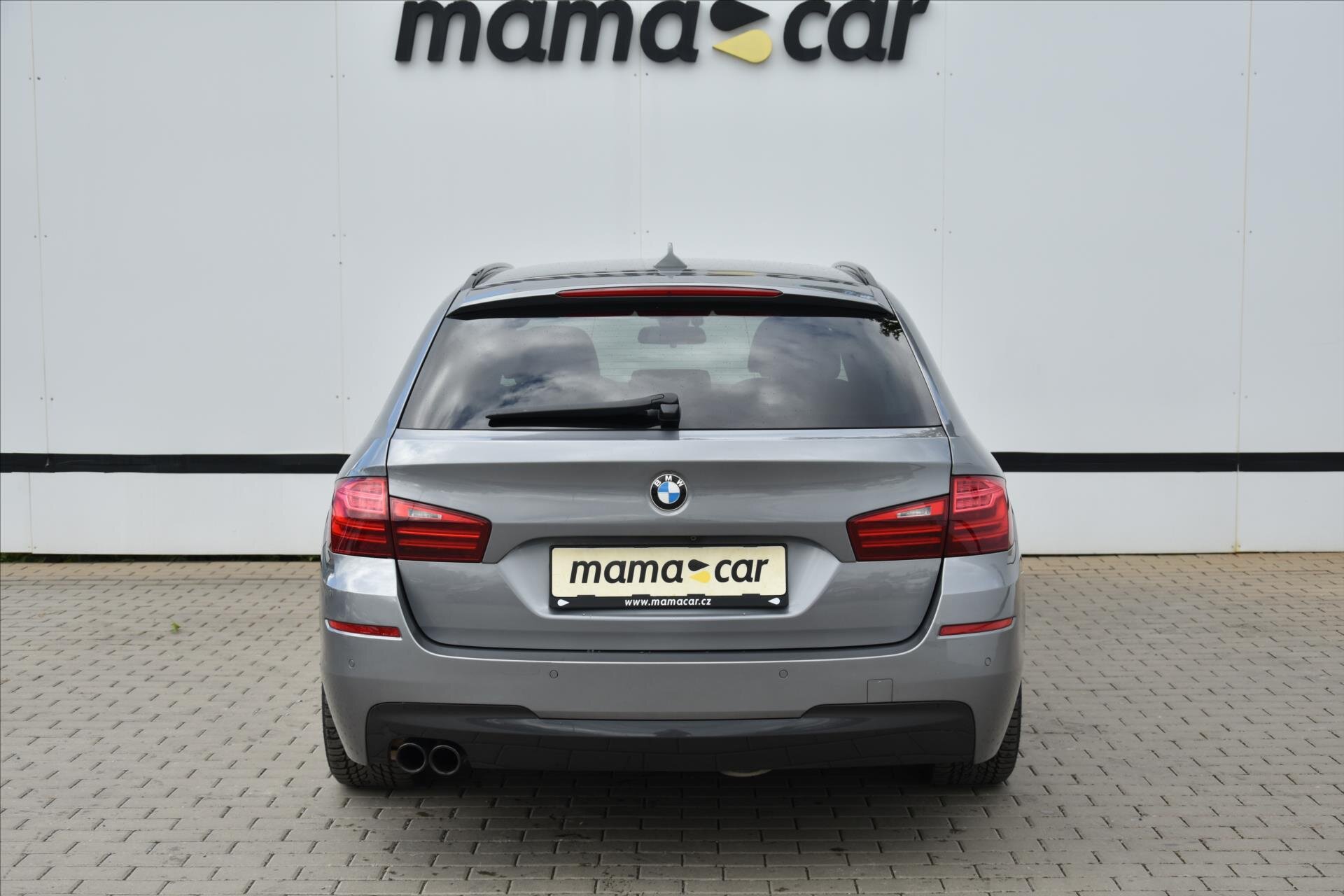 BMW Řada 5 Kombi 3,0 l 190 kw