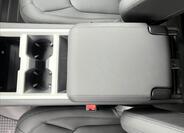 Land Rover Defender 27