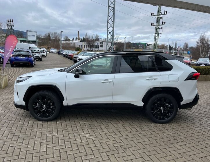 Toyota RAV4 SUV 2,5 l 131 kw