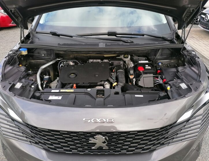 Peugeot 5008 SUV / Terénní 1,5 l 96 kw