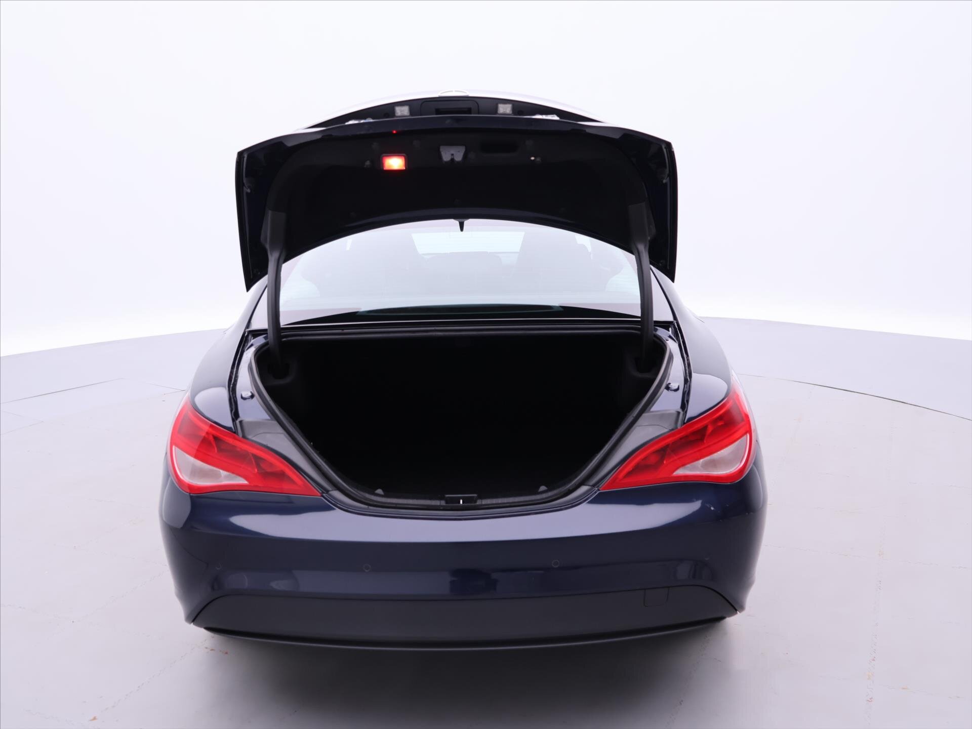 Mercedes-Benz CLA Sedan / Limuzína 1,5 l 80 kw