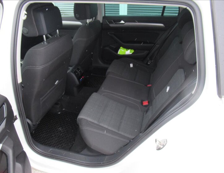 Volkswagen Passat Kombi 2,0 l 110 kw