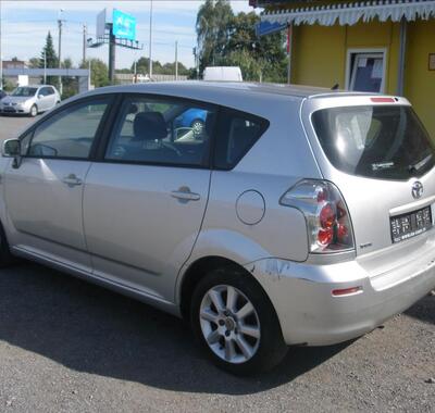 Toyota Corolla Verso 2