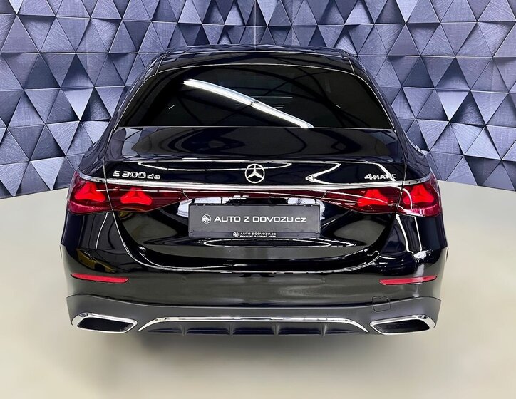 Mercedes-Benz Třídy E Sedan / Limuzína 2,0 l 240 kw