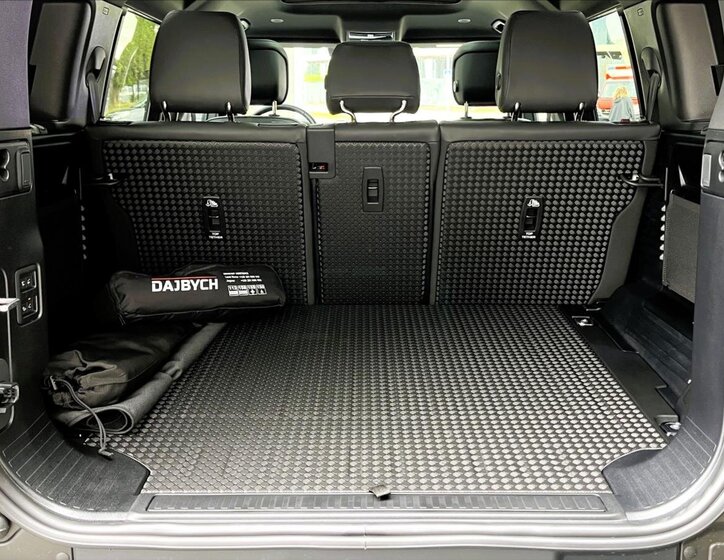 Land Rover Defender SUV / Terénní 3,0 l 183 kw