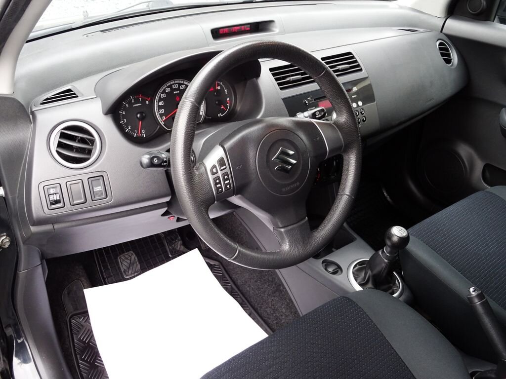 Suzuki Swift Hatchback 1,3 l 68 kw