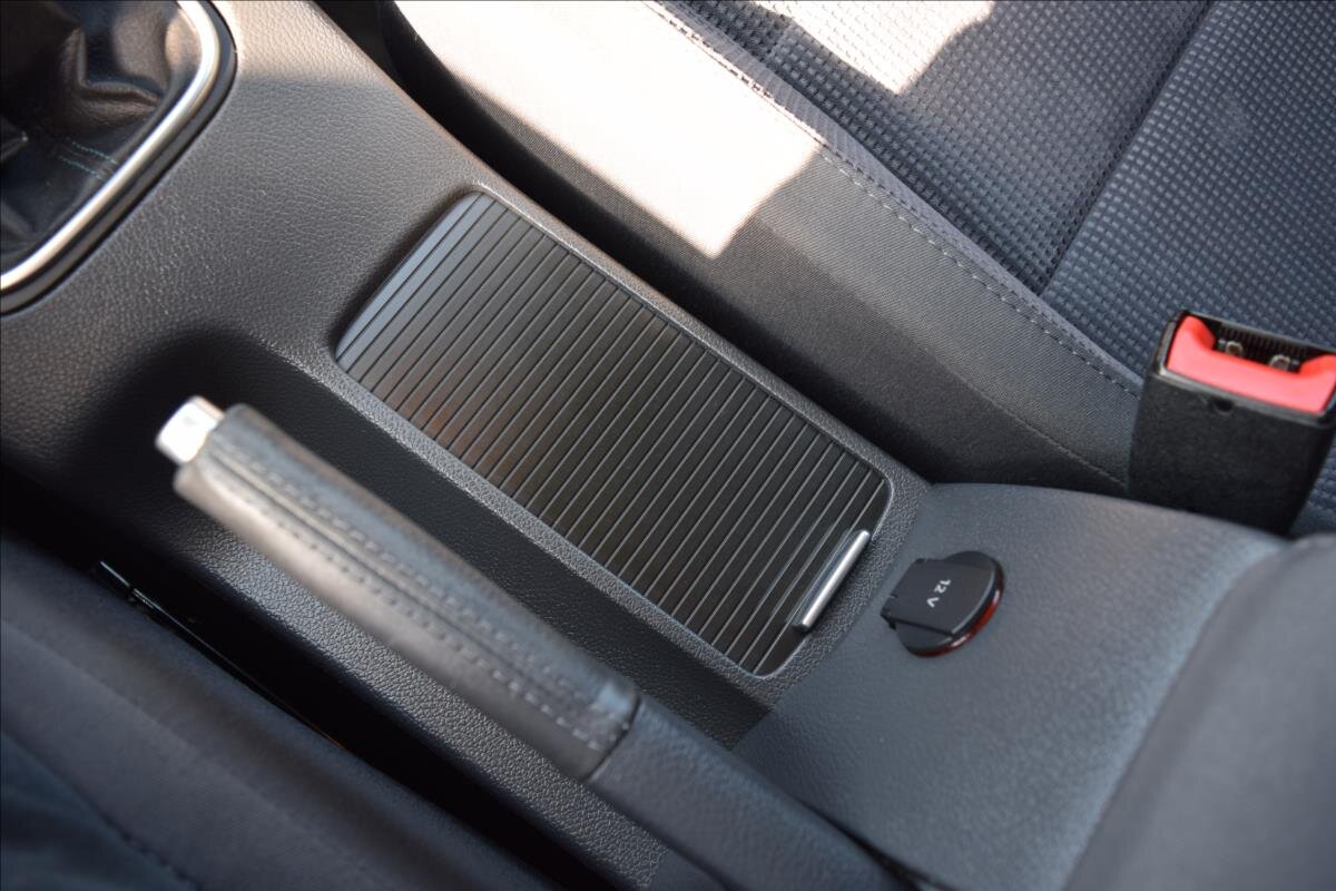 Volkswagen Golf Kombi 1,6 l 75 kw