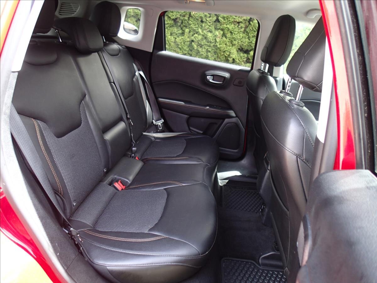 Jeep Compass SUV / Terénní 2,0 l 103 kw