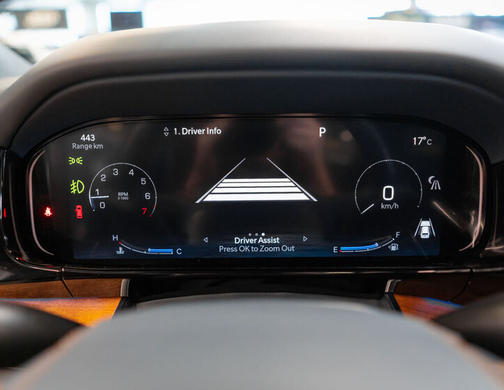 Jeep Grand Wagoneer 22